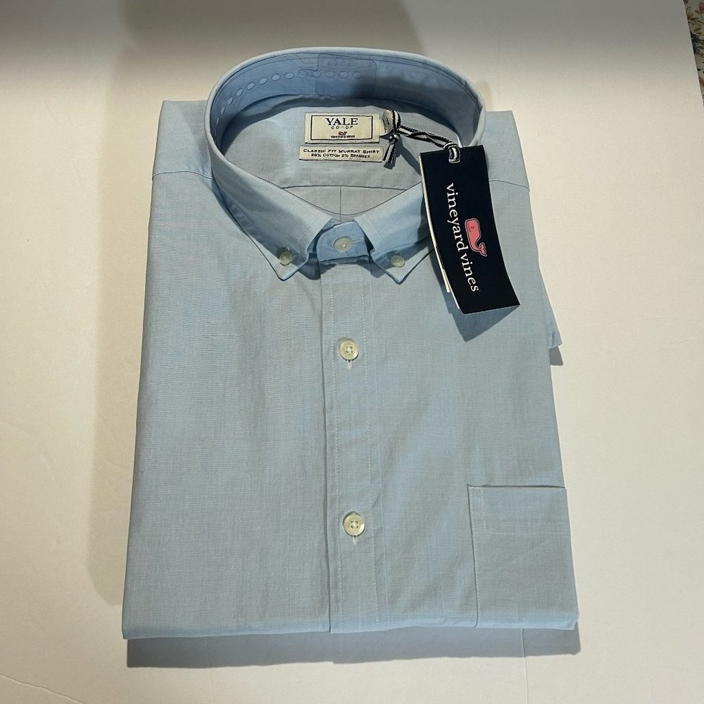 VINEYARD VINES: MEN'S CLASSIC FIT END ON END CLASSIC MURRAY YALE LS SIZE: XL